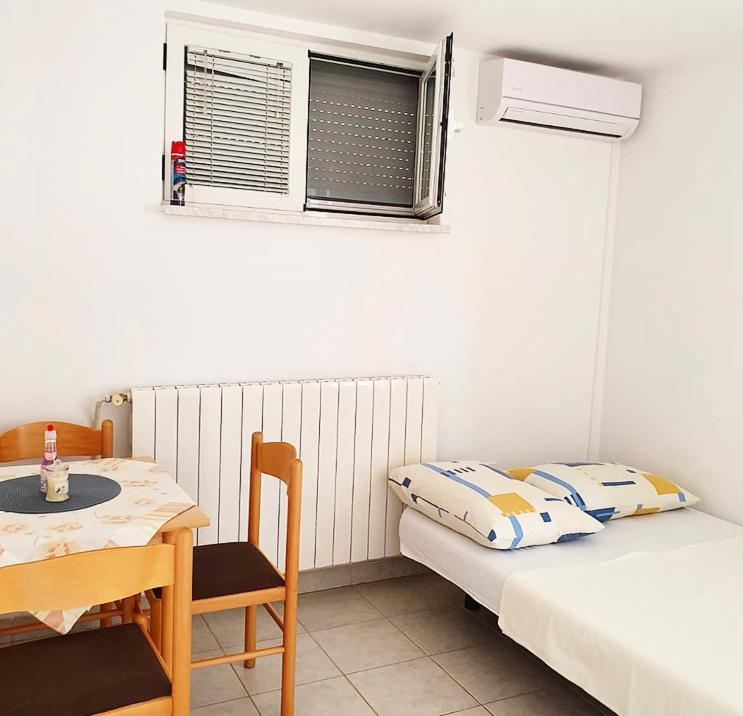 Guesthouse Pejo Porec Exterior photo