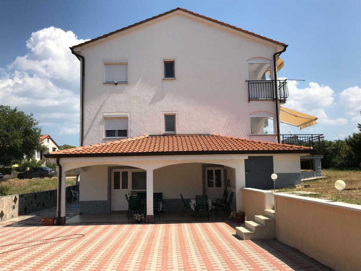 Guesthouse Pejo Porec Exterior photo