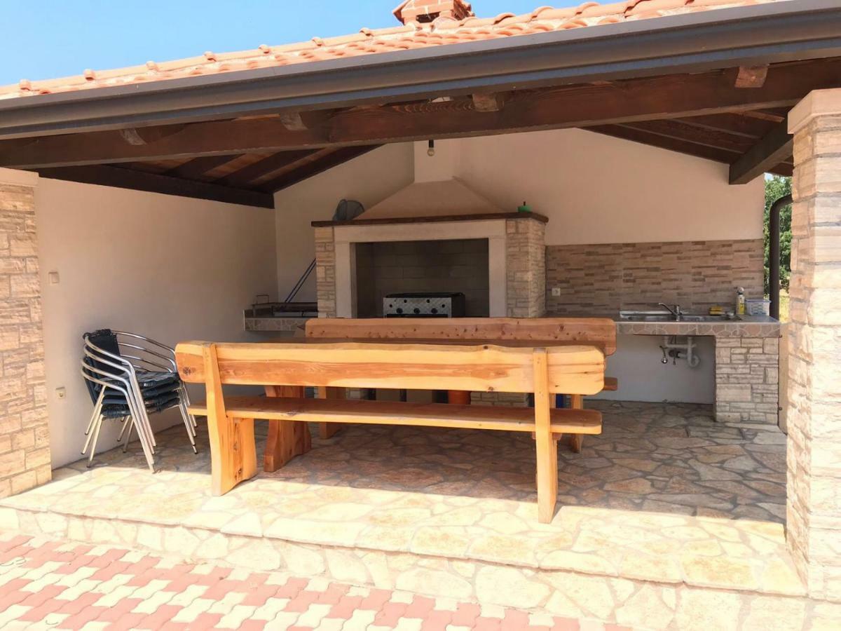 Guesthouse Pejo Porec Exterior photo